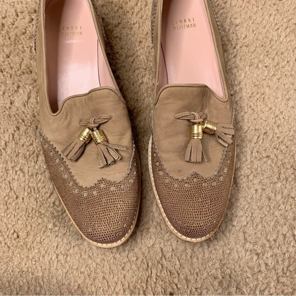 Stuart Weitzman Guything lizard print suede tassel tan loafers - Picture 2 of 9
